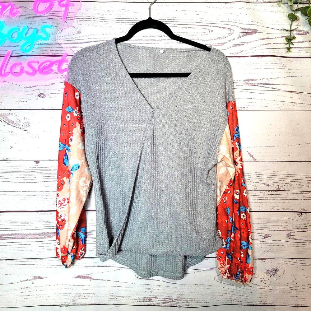 Boutique Gray Floral Sleeve Boho Waffle Knit V-Neck Pullover Sweater Woman Small